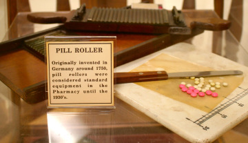 Pill roller
