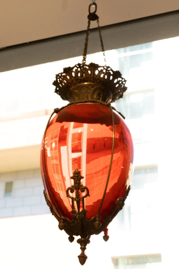 red show globe